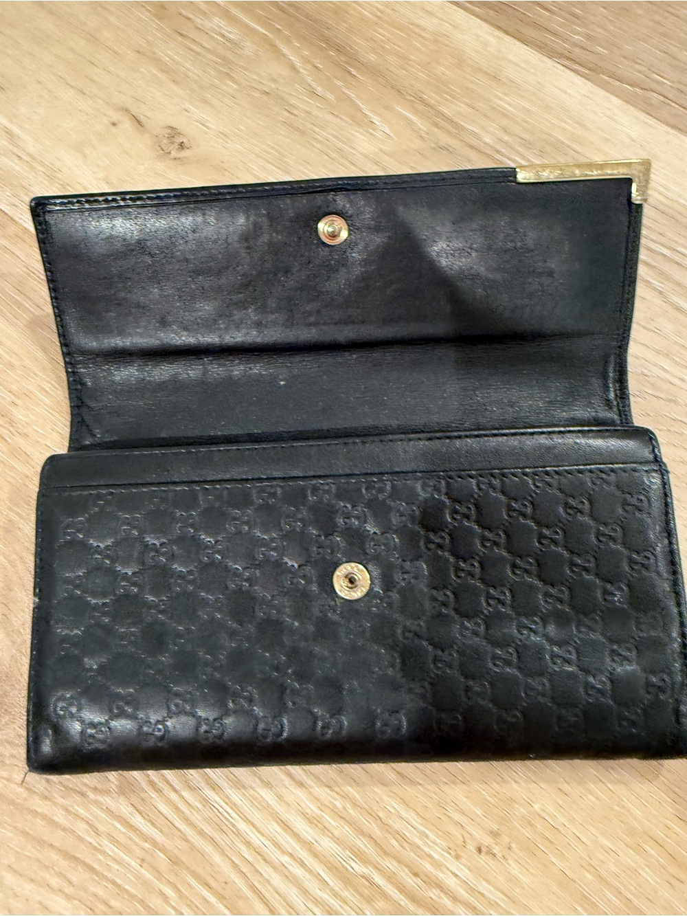 Gucci Black GG Embossed Leather Continental Wallet with Gold Accent - Picture 3 of 6